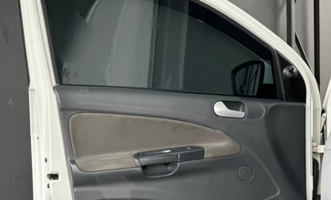 VW - VolksWagen Gol (novo) 1.0 Mi Total Flex 8V 4p 2014 Flex-9