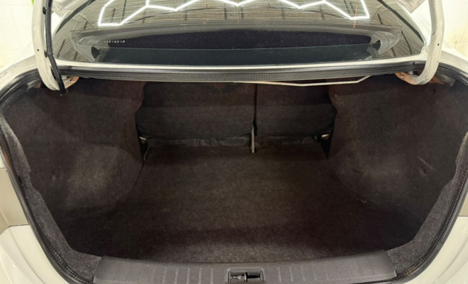 Nissan Sentra SL 2.0/ 2.0 Flex Fuel 16V Aut. 2015-14