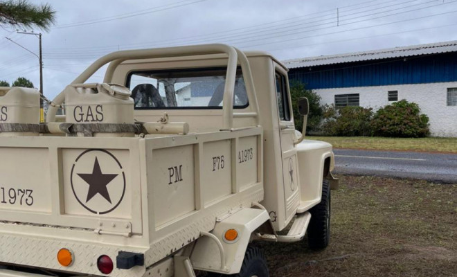 Ford Willys Rural 1973 Gasolina-2