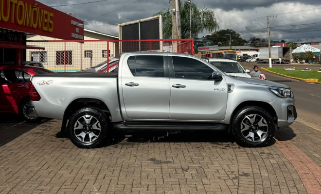 Toyota Hilux CD SRX 4x4 2.8 TDI 16V Diesel Aut. 2020 Diesel-4
