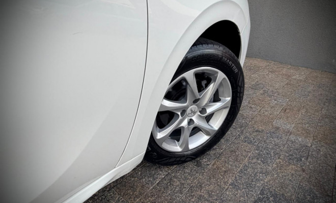 Peugeot 208 Allure 1.5 Flex 8V 5p 2014 Flex-8