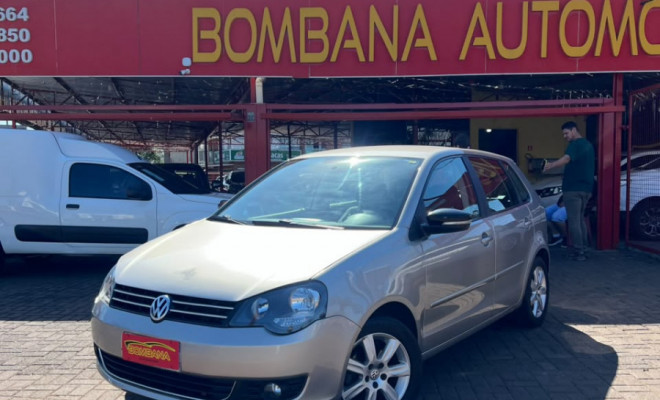 VW - VolksWagen Polo 1.6 E-Flex 8V 5p 2013 Flex