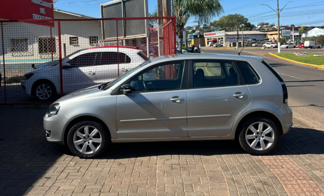 VW - VolksWagen Polo 1.6 E-Flex 8V 5p 2013 Flex-0