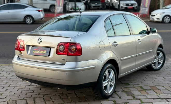 VW - VolksWagen Polo 1.6 Mi/S.Ouro 1.6 Mi Tot.Flex 8V 5p 2011 Flex-4