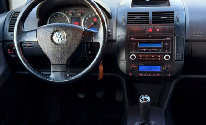 VW - VolksWagen Polo 1.6 Mi/S.Ouro 1.6 Mi Tot.Flex 8V 5p 2011 Flex-10