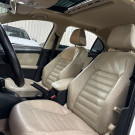VW - VolksWagen JETTA Highline 2.0 TSI 16V 4p Tiptronic 2013 Flex-7