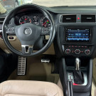 VW - VolksWagen JETTA Highline 2.0 TSI 16V 4p Tiptronic 2013 Flex-6