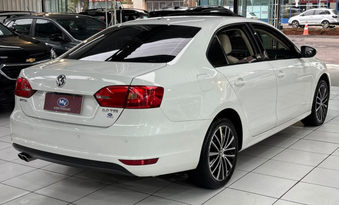 VW - VolksWagen JETTA Highline 2.0 TSI 16V 4p Tiptronic 2013 Flex-2