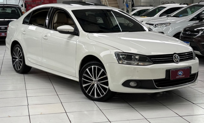 VW - VolksWagen JETTA Highline 2.0 TSI 16V 4p Tiptronic 2013 Flex