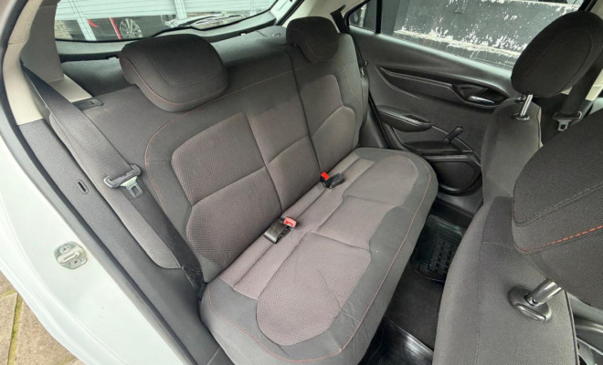 GM - Chevrolet ONIX HATCH LT 1.4 8V FlexPower 5p Mec. 2015 Flex-4
