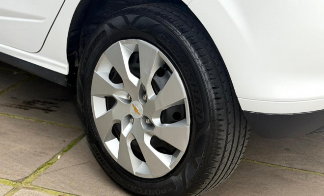 GM - Chevrolet ONIX HATCH LT 1.4 8V FlexPower 5p Mec. 2015 Flex-7