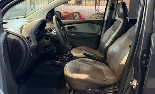 GM - Chevrolet SPIN LT 1.8 8V Econo.Flex 5p Mec. 2016 Flex-9