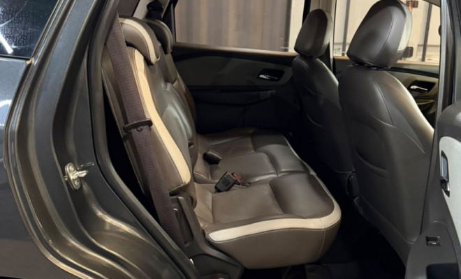 GM - Chevrolet SPIN LT 1.8 8V Econo.Flex 5p Mec. 2016 Flex-14