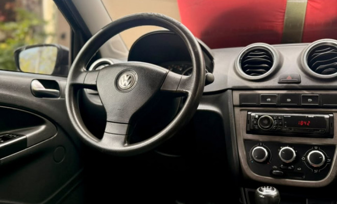 VW - VolksWagen VOYAGE 1.0/1.0 City Mi Total Flex 8V 4p 2010 Flex-7