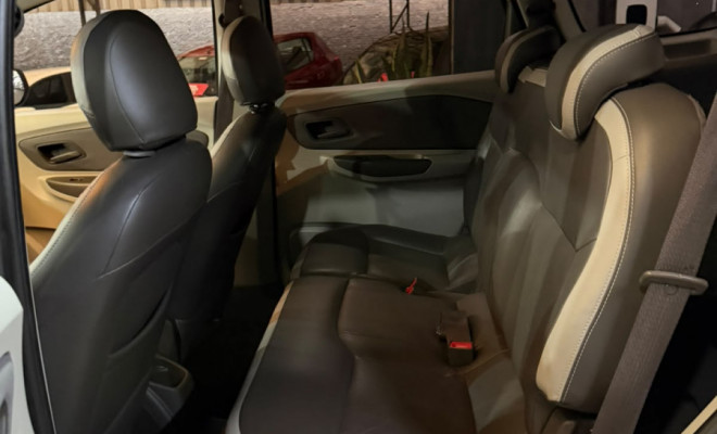 GM - Chevrolet SPIN ADVANTAGE 1.8 8V Econo.Flex 5p Aut. 2014 Flex-10