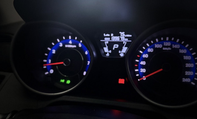 Hyundai Elantra GLS 1.8 16V Aut. 2012 Gasolina-4