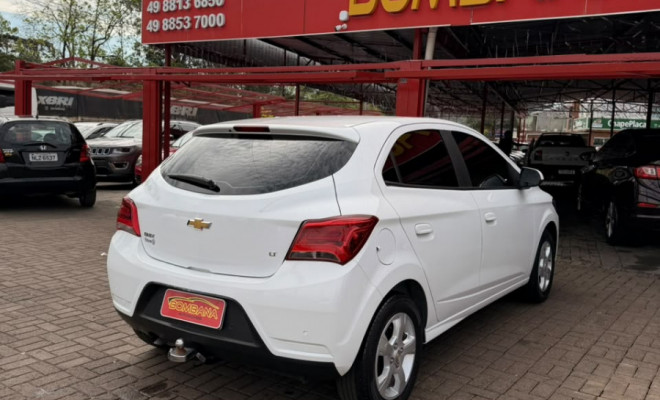 GM - Chevrolet ONIX HATCH LT 1.4 8V FlexPower 5p Mec. 2019 Flex-3