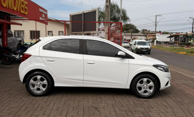 GM - Chevrolet ONIX HATCH LT 1.4 8V FlexPower 5p Mec. 2019 Flex-4