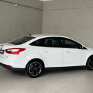 Focus Sedan Titanium 2.0 Aut. 2015 - Completíssimo, Esportivo e com Baixa Quilometragem!-18