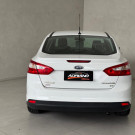 Focus Sedan Titanium 2.0 Aut. 2015 - Completíssimo, Esportivo e com Baixa Quilometragem!-1