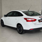 Focus Sedan Titanium 2.0 Aut. 2015 - Completíssimo, Esportivo e com Baixa Quilometragem!-17