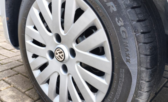 VW - VolksWagen Gol (novo) 1.0 Mi Total Flex 8V 4p 2011 Flex-2