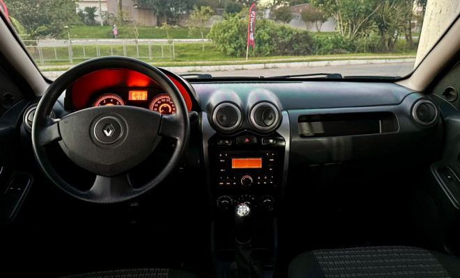 Renault SANDERO Expression 1.0 Hi-Flex - 2013-8
