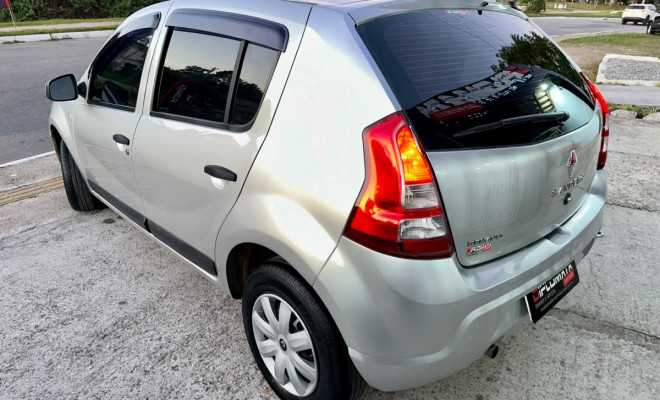Renault SANDERO Expression 1.0 Hi-Flex - 2013-3
