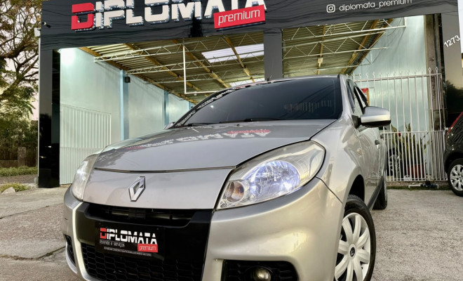 Renault SANDERO Expression 1.0 Hi-Flex - 2013