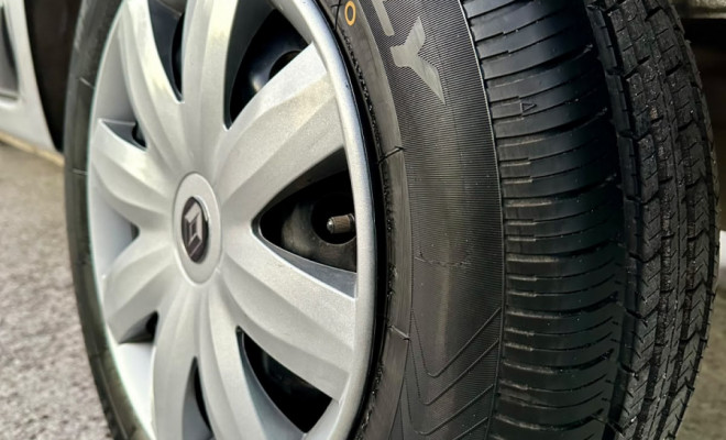 Renault SANDERO Expression 1.0 Hi-Flex - 2013-5
