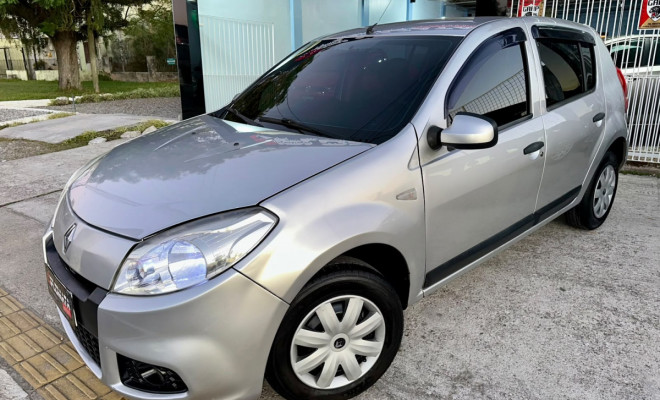 Renault SANDERO Expression 1.0 Hi-Flex - 2013-4