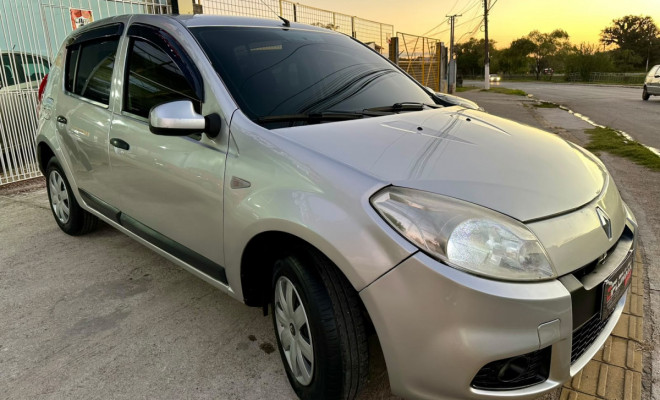 Renault SANDERO Expression 1.0 Hi-Flex - 2013-0