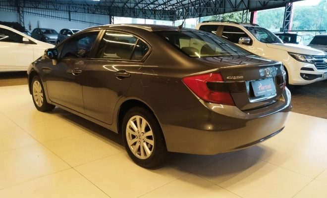 Honda Civic Sedan LXR 2.0 Flexone 16V Aut. 4p 2014 Flex-2