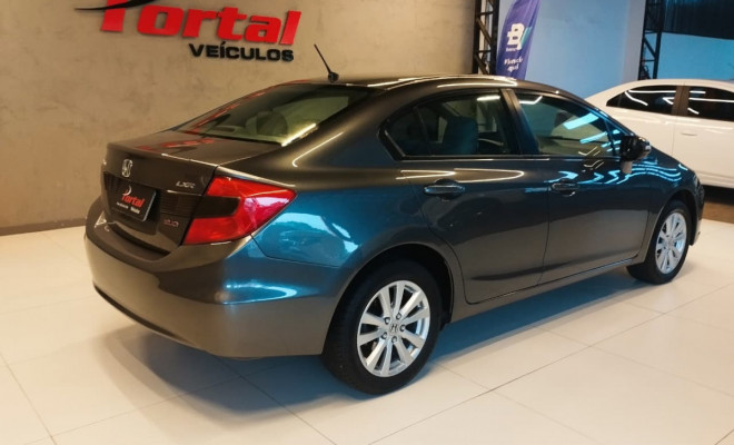 Honda Civic Sedan LXR 2.0 Flexone 16V Aut. 4p 2014 Flex-3