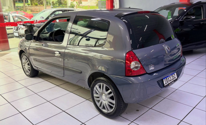 Renault Clio Authentique 1.0 2011-2