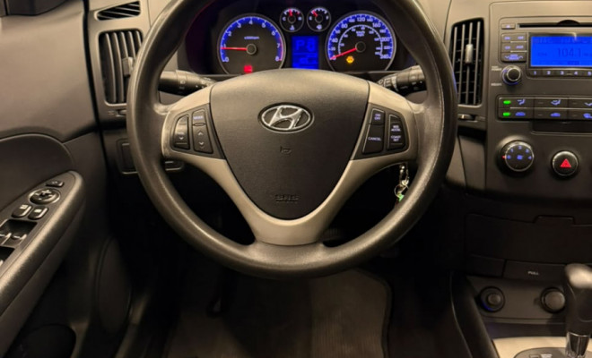 Hyundai i30 2.0 16V 145cv 5p Aut. 2011 Gasolina-2