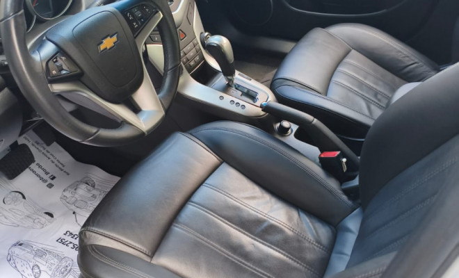 GM - Chevrolet CRUZE HB Sport LT 1.8 16V FlexP. 5p Aut 2013 Flex-6