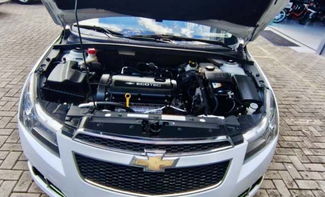GM - Chevrolet CRUZE HB Sport LT 1.8 16V FlexP. 5p Aut 2013 Flex-8