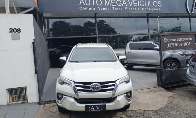 Toyota Hilux SW4 SRX 4x4 2.8 TDI 16V Dies. Aut. 2019 Diesel-1
