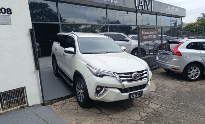 Toyota Hilux SW4 SRX 4x4 2.8 TDI 16V Dies. Aut. 2019 Diesel-0
