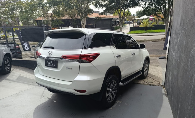 Toyota Hilux SW4 SRX 4x4 2.8 TDI 16V Dies. Aut. 2019 Diesel-4