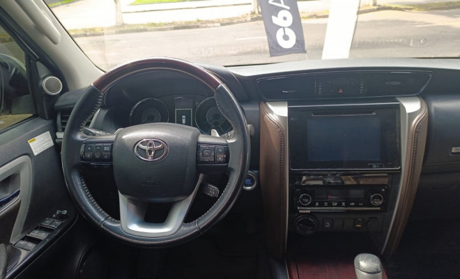 Toyota Hilux SW4 SRX 4x4 2.8 TDI 16V Dies. Aut. 2019 Diesel-6