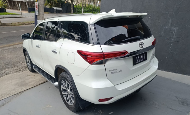 Toyota Hilux SW4 SRX 4x4 2.8 TDI 16V Dies. Aut. 2019 Diesel-3