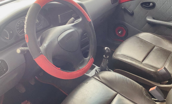 Fiat Palio Young 1.0 mpi 8v 4p 2001 Gasolina-7