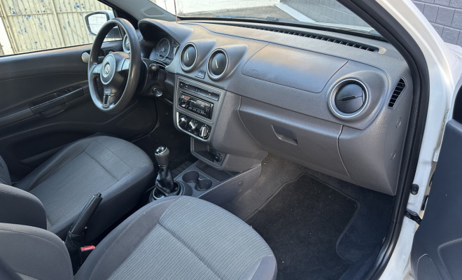 VW - VolksWagen VOYAGE 1.0/1.0 City Mi Total Flex 8V 4p 2014 Flex-7