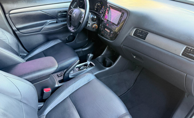 Mitsubishi OUTLANDER 2.0 16V 160cv Aut. 2014 Gasolina-6