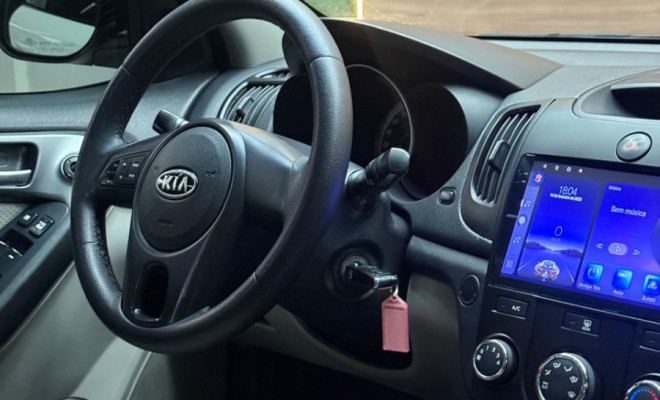 Kia Motors Cerato 1.6 16V Mec. 2011 Gasolina-7