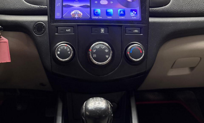 Kia Motors Cerato 1.6 16V Mec. 2011 Gasolina-8