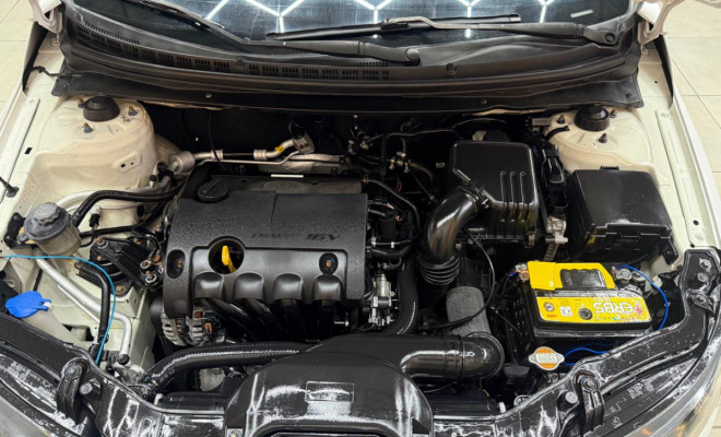 Kia Motors Cerato 1.6 16V Mec. 2011 Gasolina-10