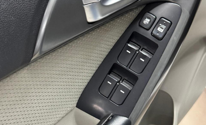 Kia Motors Cerato 1.6 16V Mec. 2011 Gasolina-9